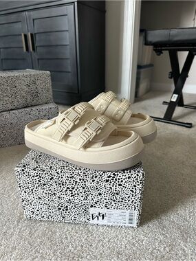 Eytys Capri platform sandals size EU40, men’s 7.5 women’s 9.